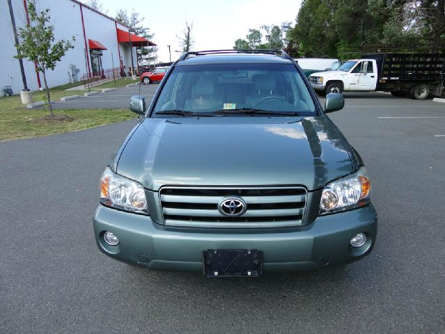 Toyota Highlander QUAD CAB W SUV