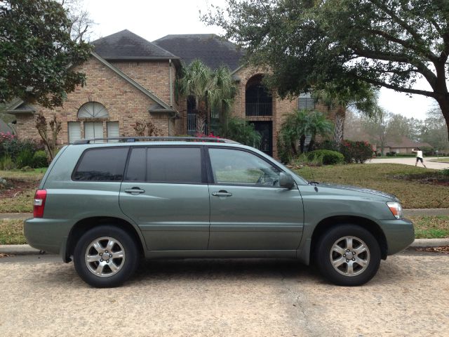 Toyota Highlander QUAD CAB W SUV