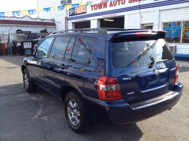 Toyota Highlander Ram 3500 Diesel 2-WD SUV