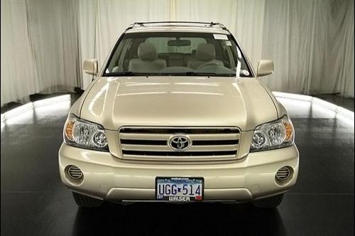 Toyota Highlander 1500 Sport SLT Topper4x2 One Owner Other