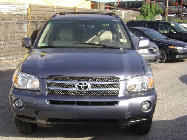 Toyota Highlander 4dr Sdn FE Sport Utility