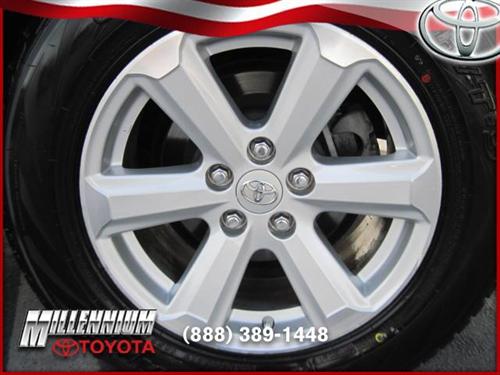 Toyota Highlander Base Other