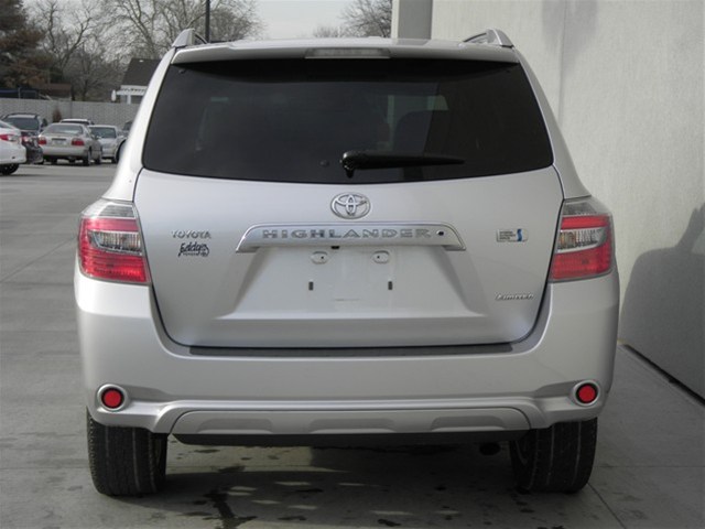 Toyota Highlander 4dr Sdn FE Unspecified