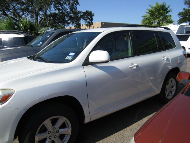 Toyota Highlander 176 W.B. 4D SUV