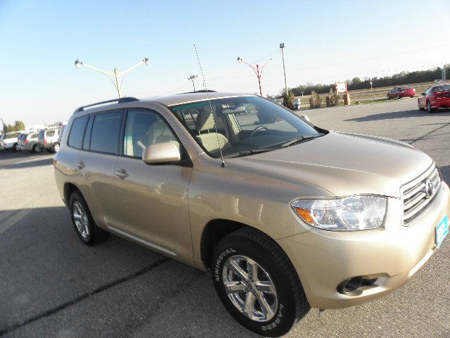 Toyota Highlander 528ia 4dr Sdn Auto Sedan SUV
