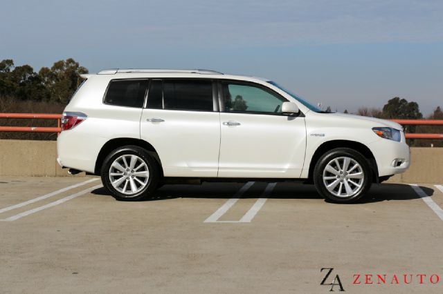 Toyota Highlander DX 4x4 SUV