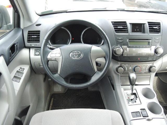 Toyota Highlander Red Line SUV