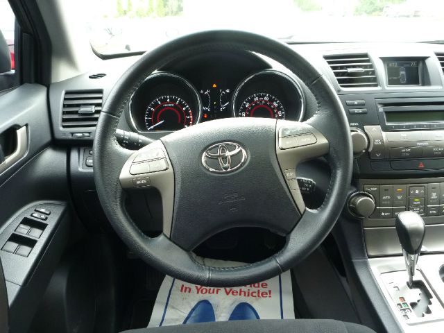 Toyota Highlander Elk Conversion Van SUV