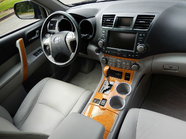 Toyota Highlander Super SUV