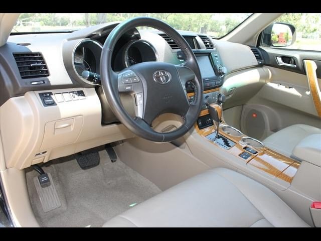 Toyota Highlander 2010 photo 1