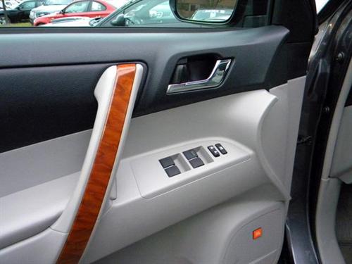 Toyota Highlander 2010 photo 2