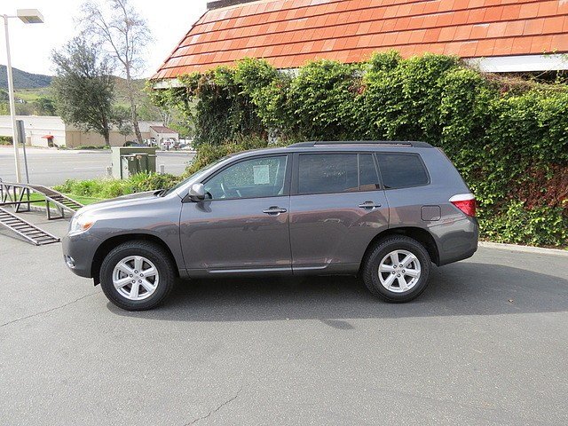 Toyota Highlander 2010 photo 1