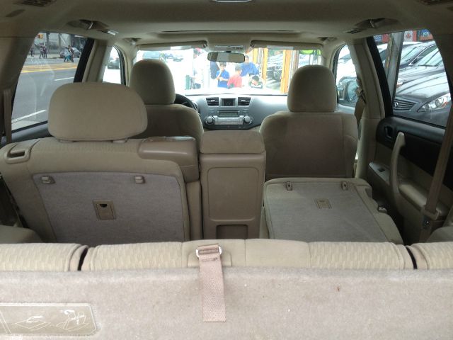 Toyota Highlander 2010 photo 18