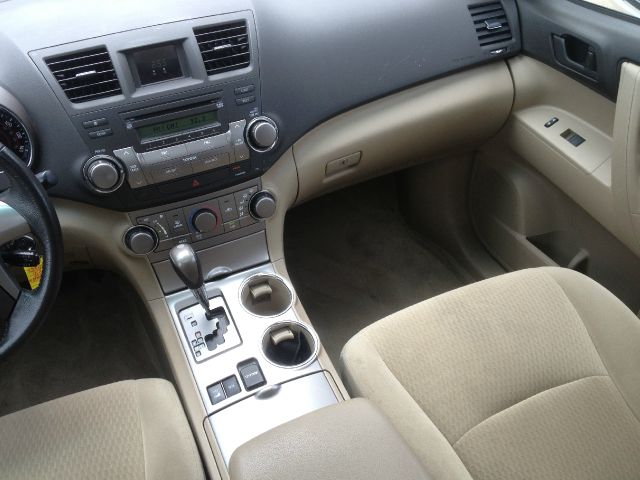 Toyota Highlander 2010 photo 19