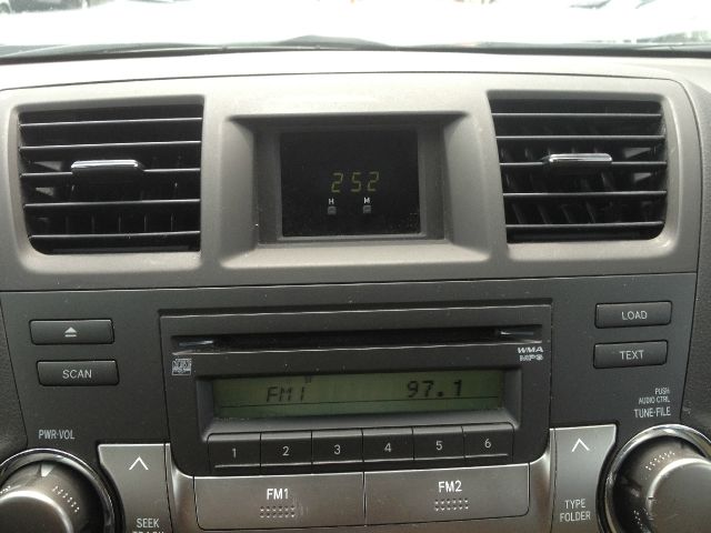 Toyota Highlander 2010 photo 40