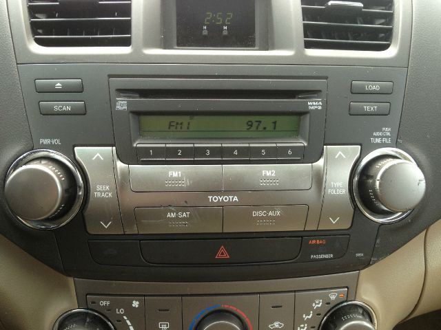 Toyota Highlander 2010 photo 41