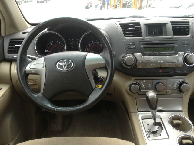 Toyota Highlander 2010 photo 53