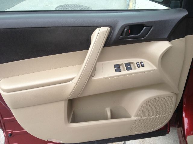 Toyota Highlander 2010 photo 7