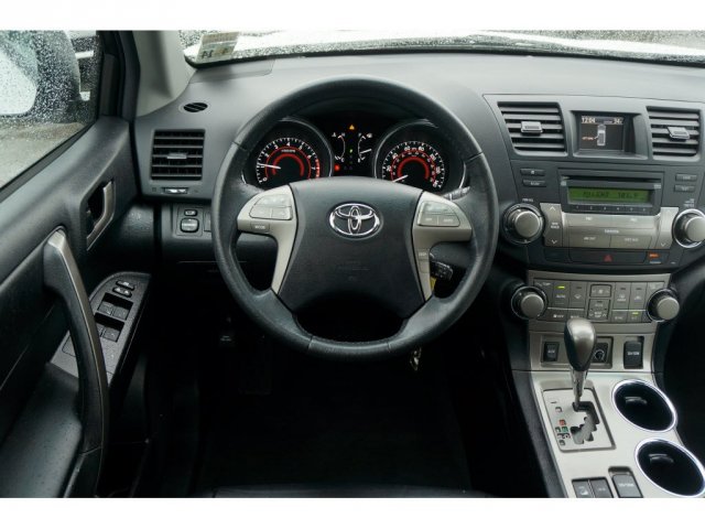 Toyota Highlander 2010 photo 1