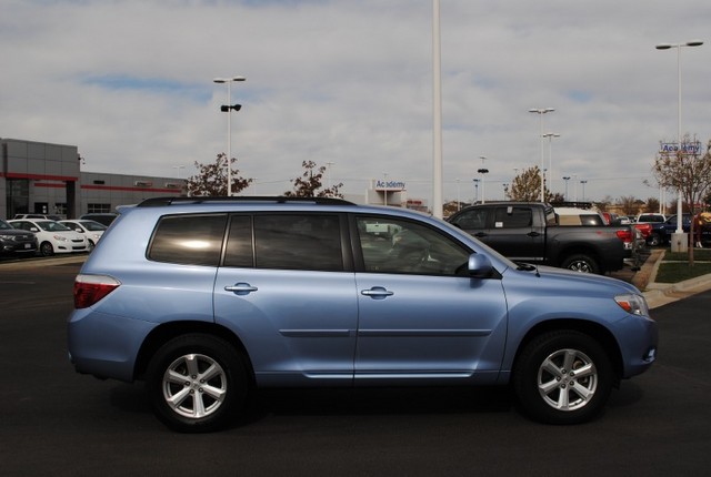 Toyota Highlander 2010 photo 4