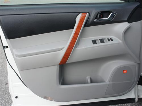 Toyota Highlander 2010 photo 1