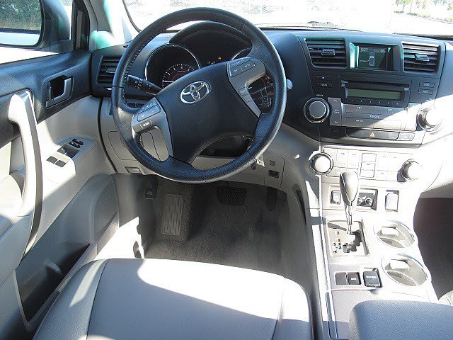 Toyota Highlander 2010 photo 5