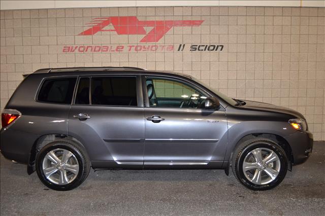 Toyota Highlander Red Line SUV