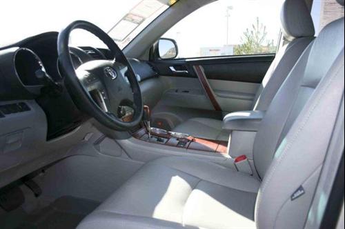 Toyota Highlander 2010 photo 2