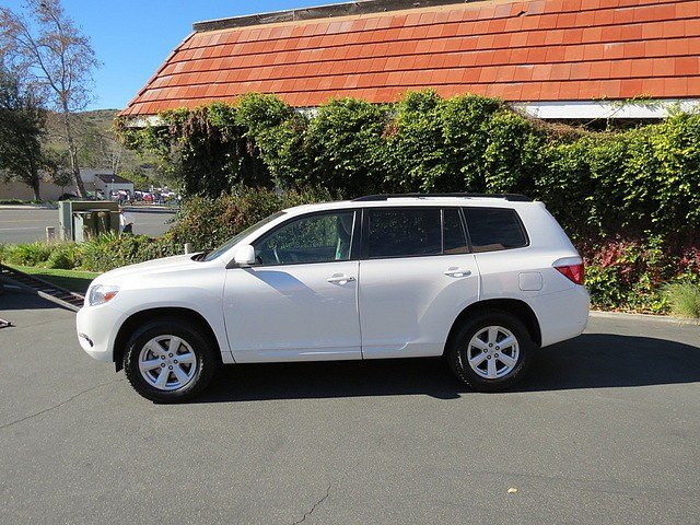 Toyota Highlander 2010 photo 1