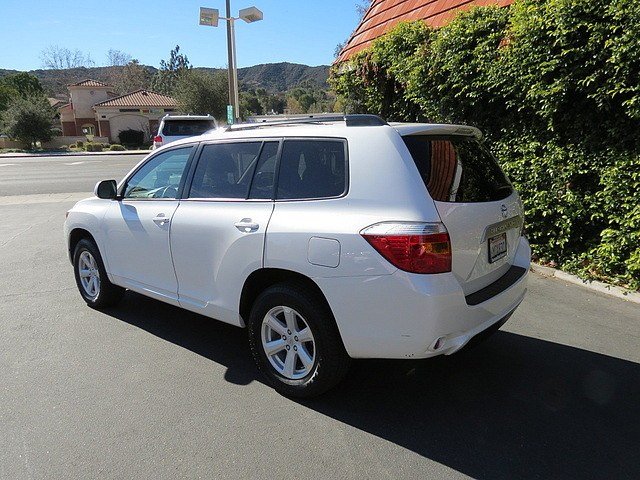 Toyota Highlander 2010 photo 2