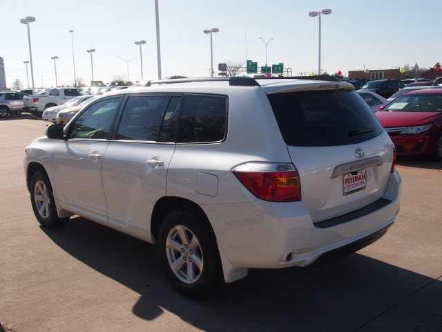 Toyota Highlander 2010 photo 4