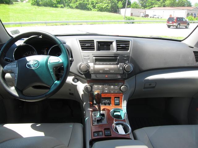 Toyota Highlander SLT 25 SUV