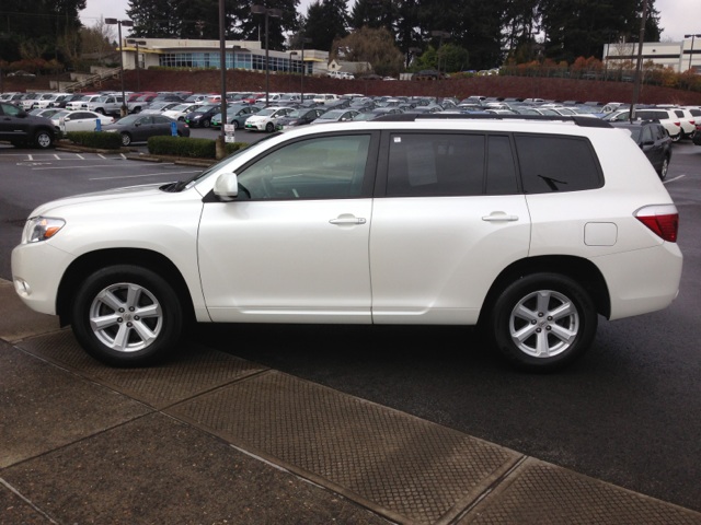 Toyota Highlander 2010 photo 1