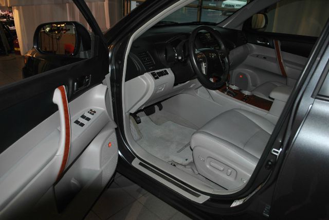 Toyota Highlander 2010 photo 4