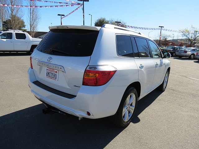 Toyota Highlander 2010 photo 1