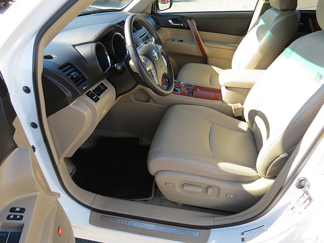 Toyota Highlander 2010 photo 2