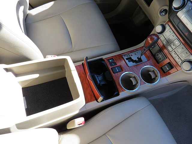 Toyota Highlander 2010 photo 4