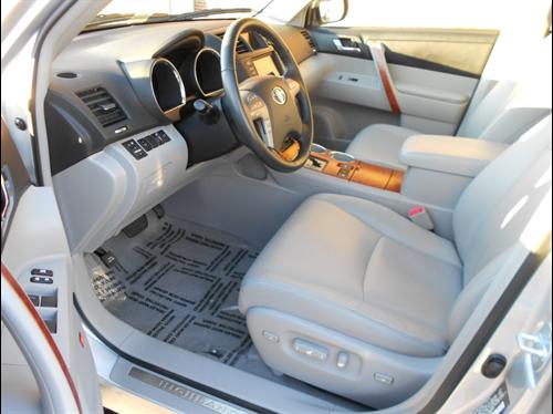 Toyota Highlander 2010 photo 1