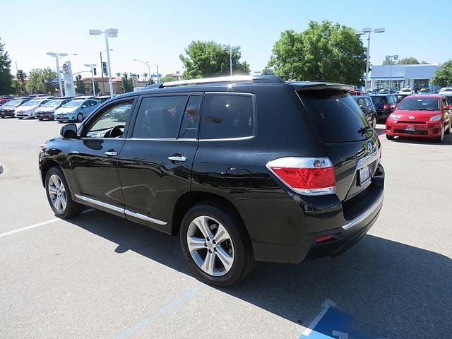 Toyota Highlander 2011 photo 4