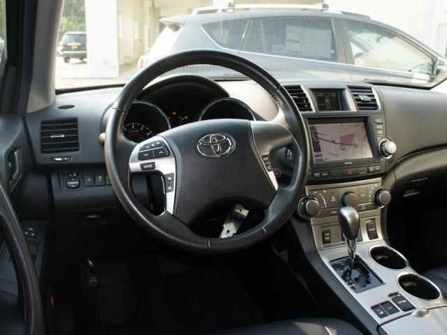 Toyota Highlander 2011 photo 11