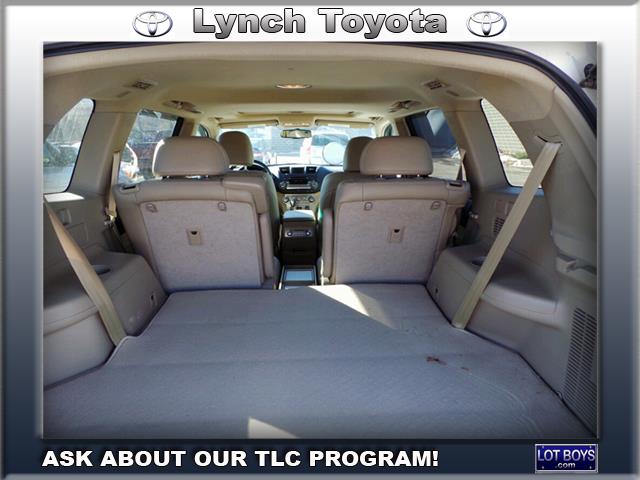 Toyota Highlander 2011 photo 1
