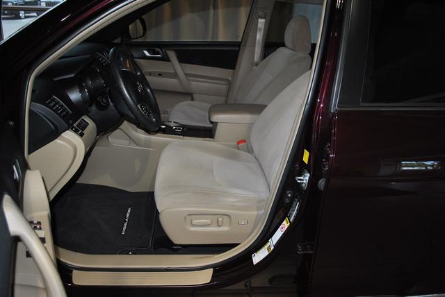 Toyota Highlander 2011 photo 4