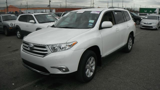 Toyota Highlander 4X4 QUAD CAB GAS SLT SUV
