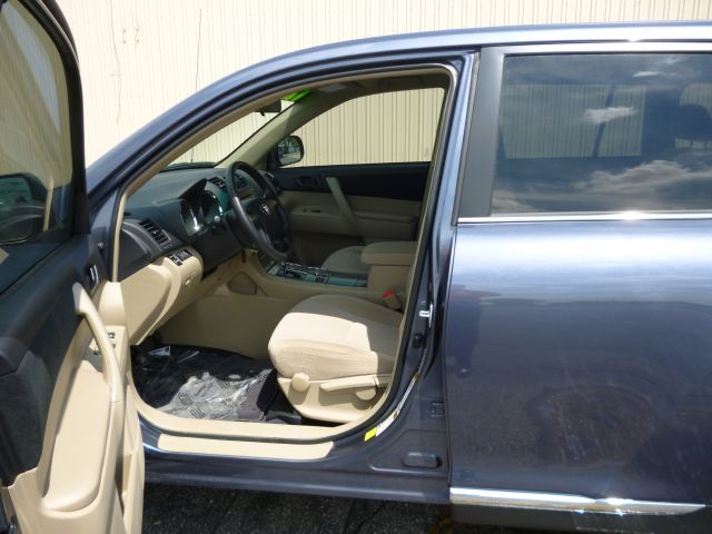 Toyota Highlander 2012 photo 17