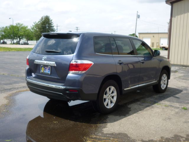 Toyota Highlander 2012 photo 18