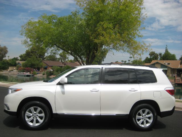 Toyota Highlander 2012 photo 3