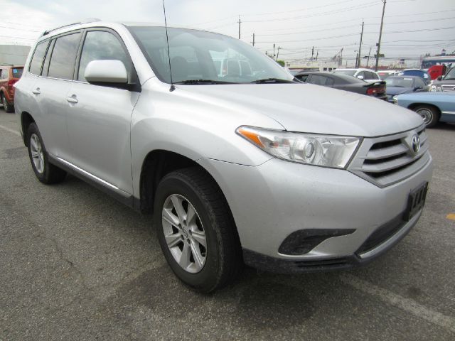 Toyota Highlander 4X4 QUAD CAB GAS SLT SUV
