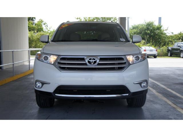 Toyota Highlander LS Flex Fuel 4x4 This Is One Of Our Best Bargains SUV