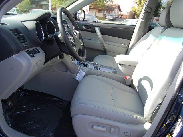 Toyota Highlander 2012 photo 4
