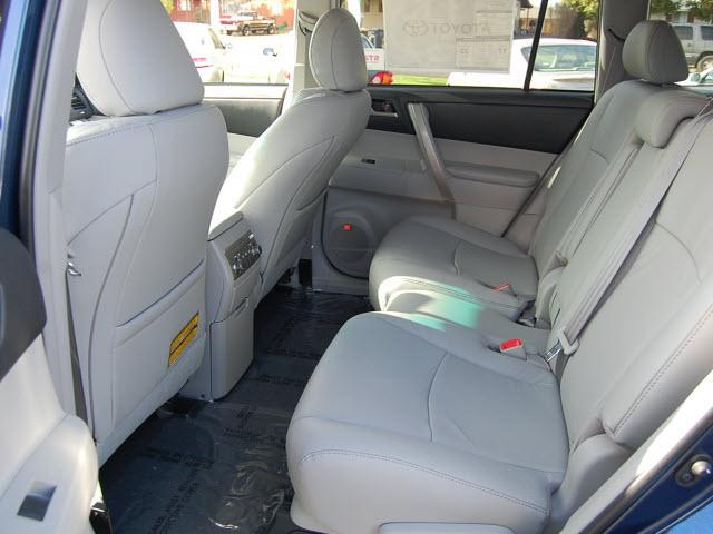 Toyota Highlander 2012 photo 5